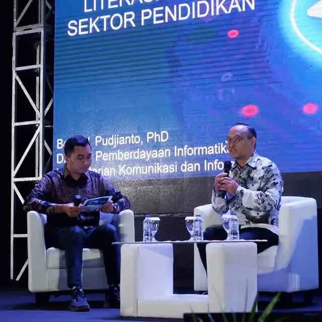 Kick Off Literasi Digital Sektor Pendidikan pada Kamis, 23 Februari 2023 secara hybrid di Menara Danareksa, Jakarta Pusat.