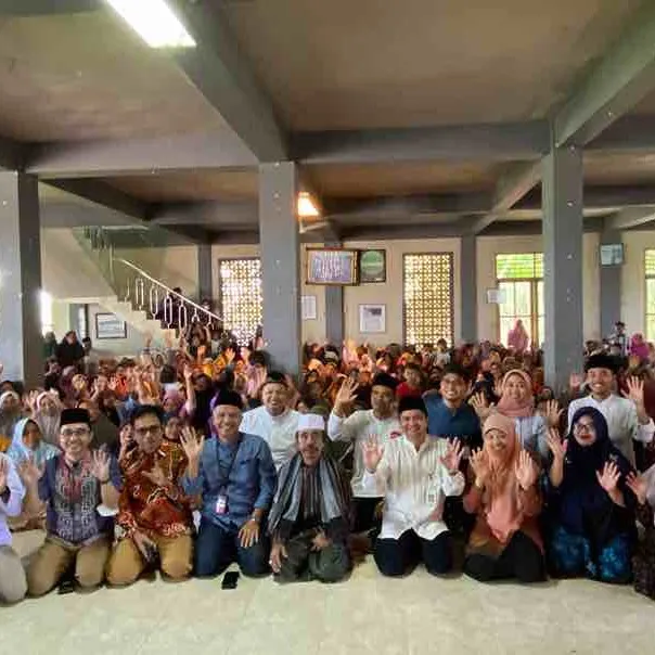 menggelar sosialisasi literasi digital melalui kegiatan Safari Ramadhan yang mengangkat tema “Ramadan Sebagai Momentum Peningkatan Pemahaman Literasi Digital Ummat untuk Keseimbangan Dunia dan Akhirat”. Kegiatan diselenggarakan pada Sabtu, 15 April 2023 secara luring di Aula Pondok Pesantren Al-Mansyuriah, Kabupaten Lombok Tengah, NTB.
