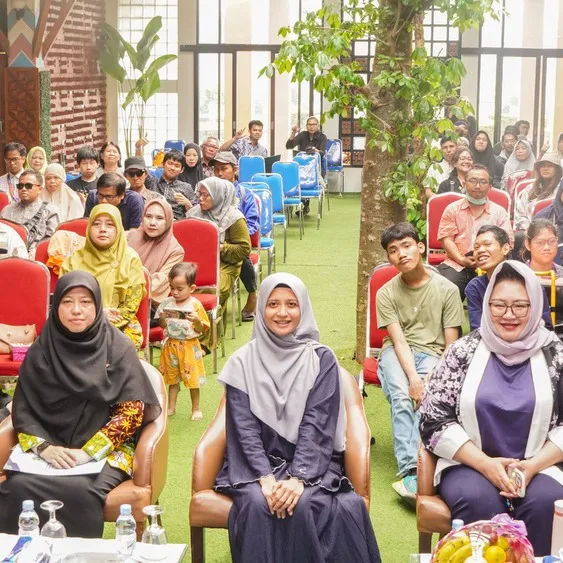 Foto bersama peserta Literasi Digital bagi Komunitas Disabilitas