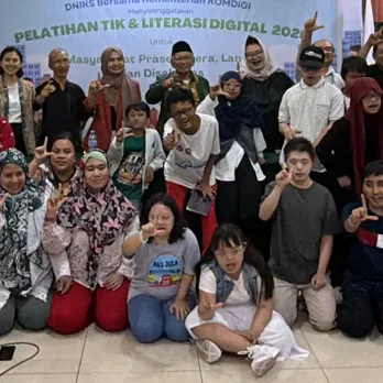 Foto bersama peserta Literasi Digital bagi Komunitas Disabilitas