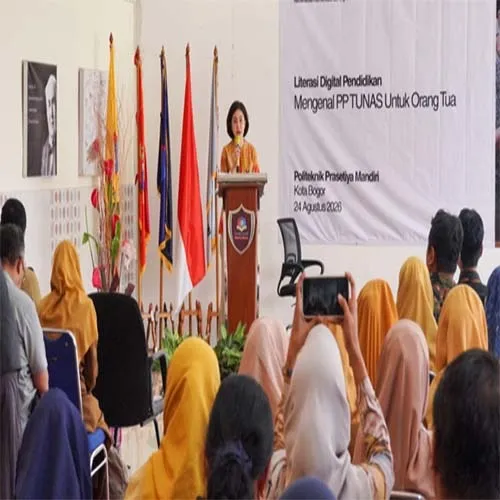 embukaan Kegiatan Literasi Digital oleh Ketua Tim Literasi Digital Sektor Pendidikan dan Disabilitas, Diah Aliefya.